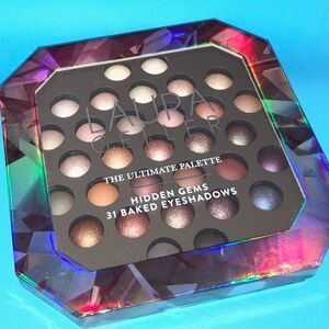 🎀 $34 - Laura Geller Hiddens Gems Eyeshadow Palette 31 shades New Sealed